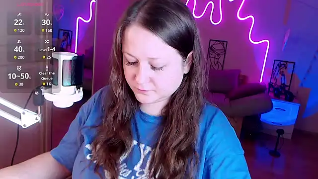 Snapshot of LizzyShine chatting on 09/23/25, 03:59 LizzyShine online show from 09/23/25, 03:59