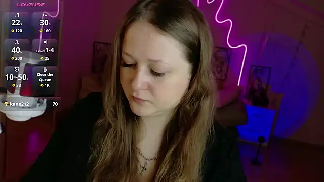 Snapshot of LizzyShine chatting on 10/13/25, 01:55 LizzyShine online show from 10/13/25, 01:55