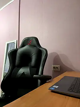 Snapshot of LizzyShine chatting on 10/16/25, 09:38 LizzyShine online show from 10/16/25, 09:38