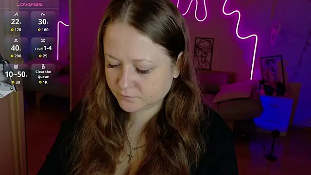 Snapshot of LizzyShine chatting on 10/24/25, 01:07 LizzyShine online show from 10/24/25, 01:07