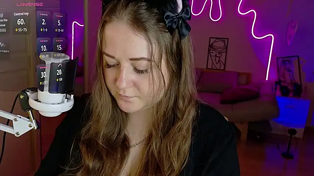 Snapshot of LizzyShine chatting on 10/29/25, 06:53 LizzyShine online show from 10/29/25, 06:53