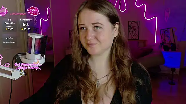 Snapshot of LizzyShine chatting on 11/03/25, 05:03 LizzyShine online show from 11/03/25, 05:03