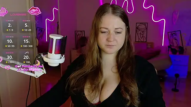 Snapshot of LizzyShine chatting on 11/09/25, 06:39 LizzyShine online show from 11/09/25, 06:39