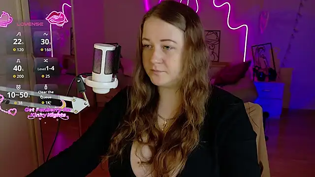 Snapshot of LizzyShine chatting on 11/10/25, 07:57 LizzyShine online show from 11/10/25, 07:57