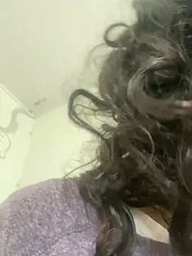 Snapshot of magalunabb chatting on 01/17/25, 01:24 magalunabb online show from 01/17/25, 01:24