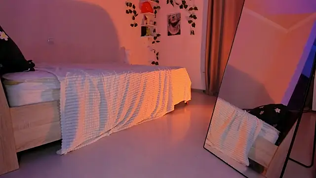 Emily relish online show from 02/22/25, 04:19