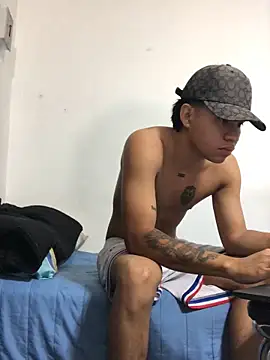 Snapshot of logannth chatting on 11/29/25, 10:24 logannth online show from 11/29/25, 10:24