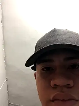 Snapshot of logannth chatting on 12/01/25, 10:09 logannth online show from 12/01/25, 10:09