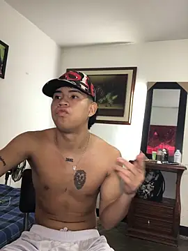 Snapshot of logannth chatting on 12/15/25, 09:08 logannth online show from 12/15/25, 09:08