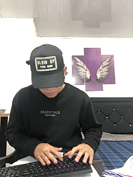 logannth online show from 04/08/26, 04:34