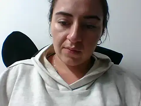  karlie kloss  online show from 12/27/24, 01:32