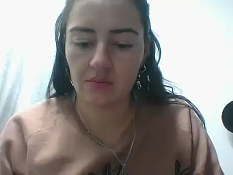  karlie kloss  online show from 01/18/25, 01:52