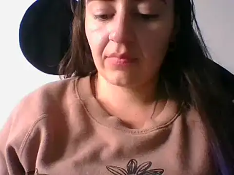  karlie kloss  online show from 01/23/25, 09:18