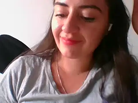  karlie kloss  online show from 01/28/25, 09:08