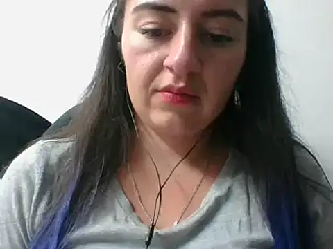  karlie kloss  online show from 01/29/25, 12:12