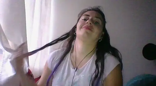  karlie kloss  online show from 02/04/25, 11:06