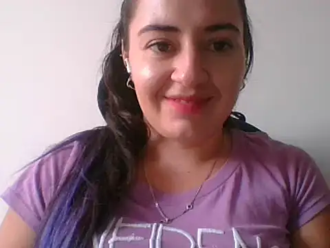  karlie kloss  online show from 02/07/25, 09:37