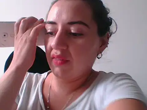  karlie kloss  online show from 02/10/25, 07:38