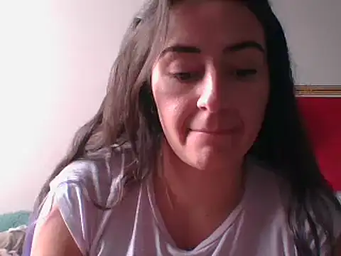  karlie kloss  online show from 02/15/25, 08:33