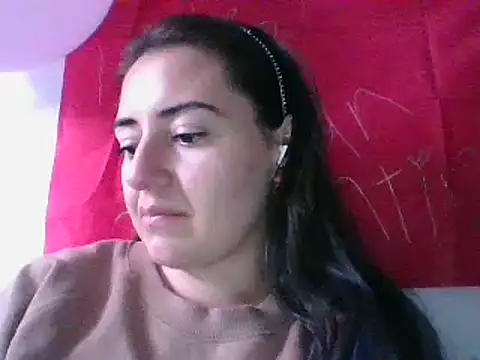  karlie kloss  online show from 02/21/25, 10:48