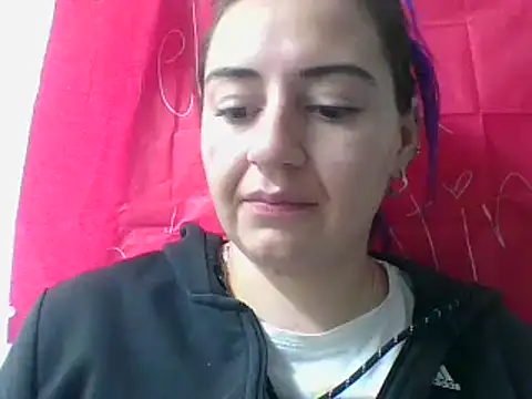  karlie kloss  online show from 03/20/25, 12:40