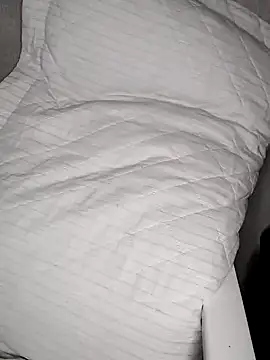 Snapshot of fofinhaa12 chatting on 03/19/25, 05:17 fofinhaa12 online show from 03/19/25, 05:17