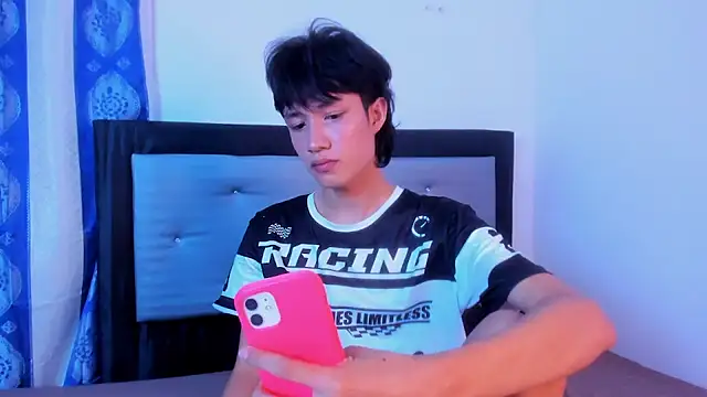 Johhan  Lee online show from 01/28/25, 04:18