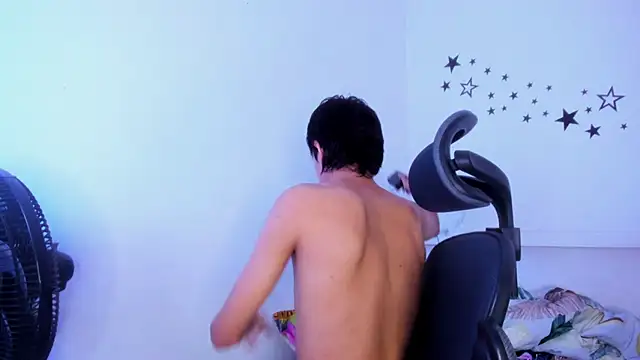 Johhan  Lee online show from 12/05/25, 08:49