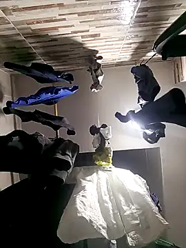 Snapshot of MirandaSoto chatting on 11/07/25, 04:01 MirandaSoto online show from 11/07/25, 04:01