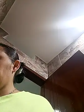 Snapshot of MirandaSoto chatting on 11/09/25, 04:00 MirandaSoto online show from 11/09/25, 04:00