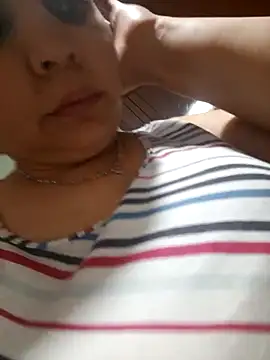 Snapshot of MirandaSoto chatting on 11/16/25, 05:24 MirandaSoto online show from 11/16/25, 05:24