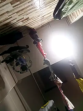 Snapshot of MirandaSoto chatting on 11/19/25, 03:17 MirandaSoto online show from 11/19/25, 03:17