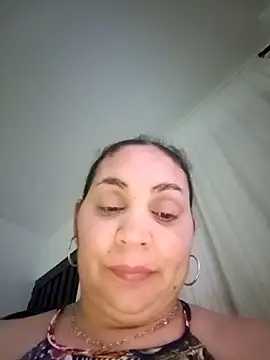 Snapshot of MirandaSoto chatting on 11/21/25, 03:49 MirandaSoto online show from 11/21/25, 03:49