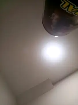 Snapshot of MirandaSoto chatting on 11/23/25, 03:28 MirandaSoto online show from 11/23/25, 03:28