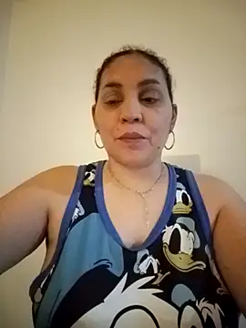 Snapshot of MirandaSoto chatting on 11/27/25, 04:03 MirandaSoto online show from 11/27/25, 04:03