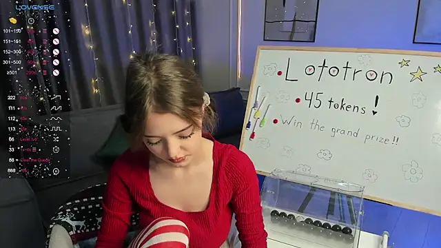 Snapshot of ellyford chatting on 12/14/24, 06:20 ellyford online show from 12/14/24, 06:20