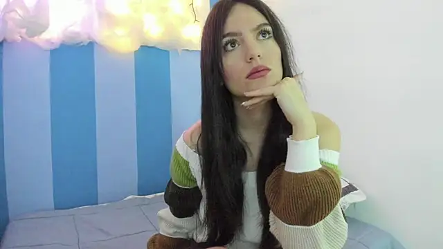 Snapshot of britny_clouds chatting on 12/07/24, 01:51 britny clouds online show from 12/07/24, 01:51