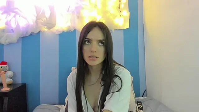 Snapshot of britny_clouds chatting on 12/07/24, 08:05 britny clouds online show from 12/07/24, 08:05