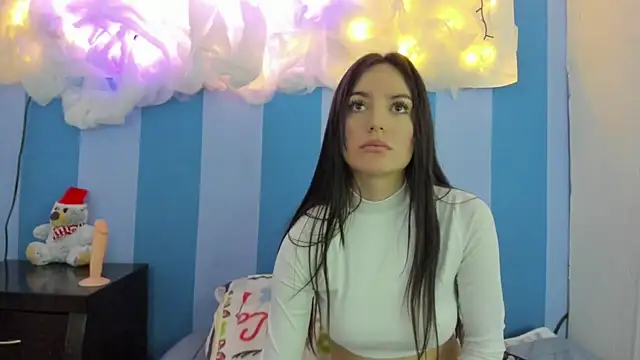 Snapshot of britny_clouds chatting on 12/08/24, 09:41 britny clouds online show from 12/08/24, 09:41