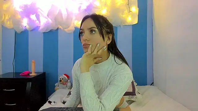 Snapshot of britny_clouds chatting on 12/26/24, 06:12 britny clouds online show from 12/26/24, 06:12