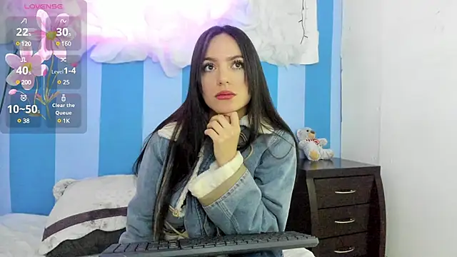 Snapshot of britny_clouds chatting on 01/14/25, 01:49 britny clouds online show from 01/14/25, 01:49