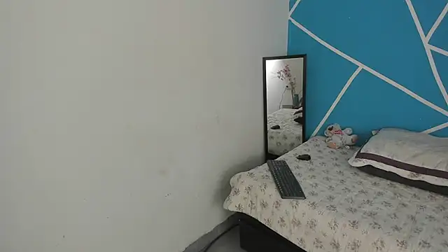 Snapshot of britny_clouds chatting on 01/21/25, 02:59 britny clouds online show from 01/21/25, 02:59