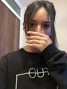 Snapshot of britny_clouds chatting on 03/13/25, 07:28 britny clouds online show from 03/13/25, 07:28