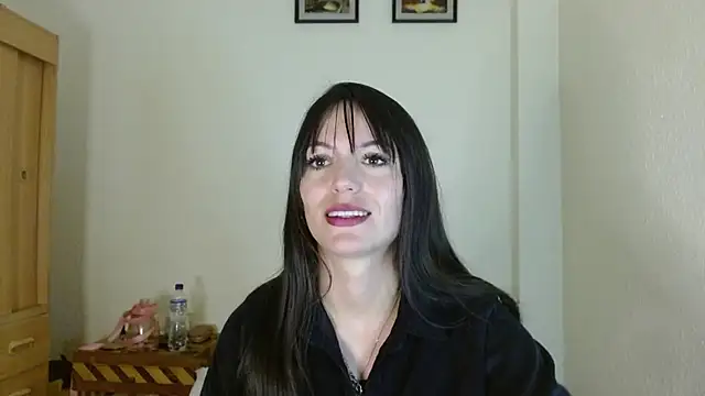 Snapshot of britny_clouds chatting on 12/19/25, 07:10 britny clouds online show from 12/19/25, 07:10