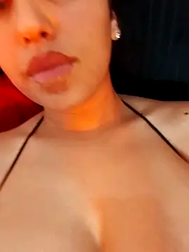 Snapshot of Nafas135 chatting on 02/20/25, 10:26 Nafas135 online show from 02/20/25, 10:26