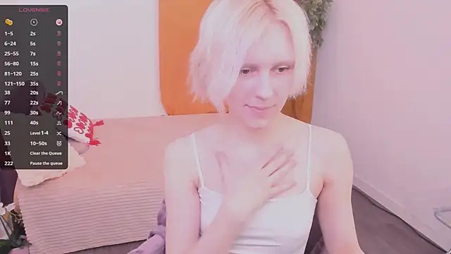 Snapshot of edward_holy chatting on 03/13/25, 02:23 edward holy online show from 03/13/25, 02:23