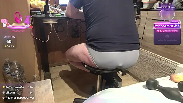 Snapshot of misteryman1956 chatting on 04/10/26, 06:34 misteryman1956 online show from 04/10/26, 06:34