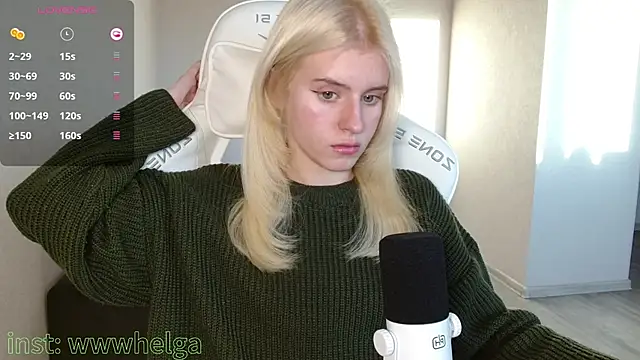 Snapshot of LizaKisses chatting on 10/16/25, 10:27 LizaKisses online show from 10/16/25, 10:27