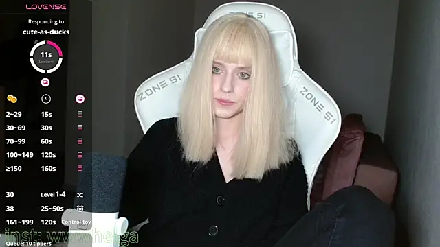 LizaKisses online show from 11/13/25, 03:55