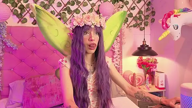 Snapshot of lauren_evans96 chatting on 12/04/25, 04:11 lauren evans96 online show from 12/04/25, 04:11